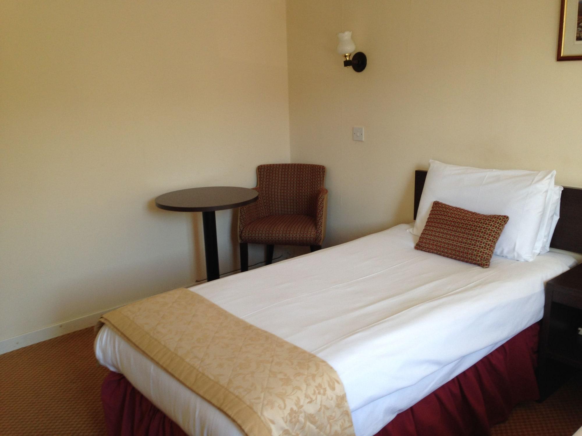 Highlander Hotel 'A Bespoke Hotel' Newtonmore Extérieur photo