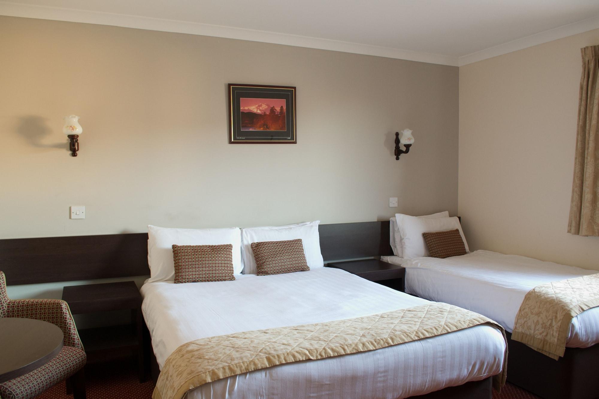 Highlander Hotel 'A Bespoke Hotel' Newtonmore Extérieur photo