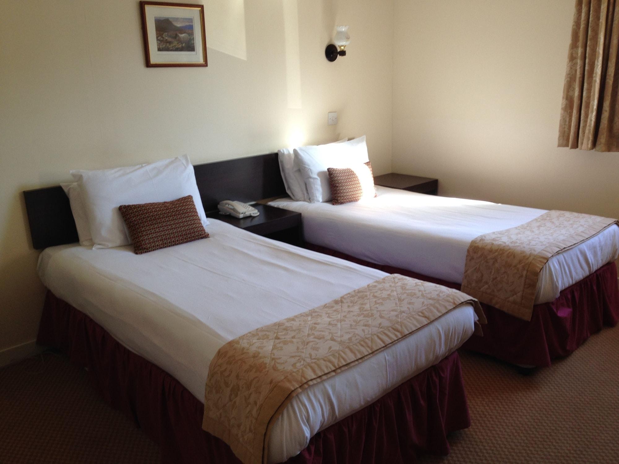 Highlander Hotel 'A Bespoke Hotel' Newtonmore Extérieur photo