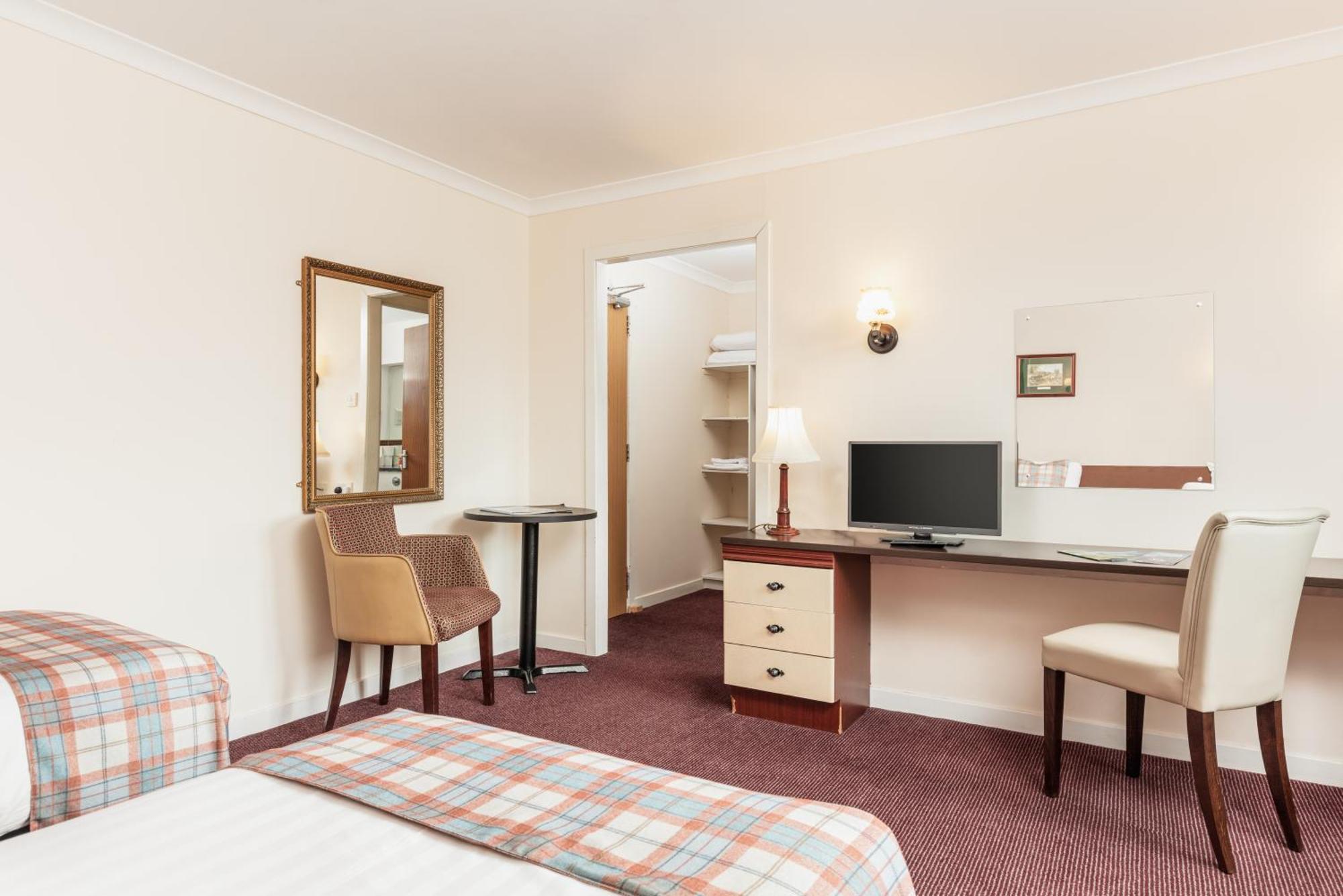 Highlander Hotel 'A Bespoke Hotel' Newtonmore Extérieur photo