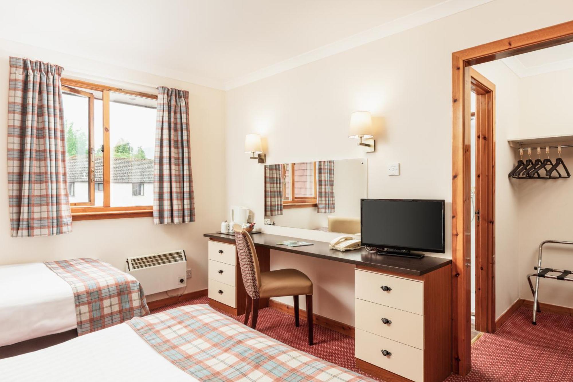 Highlander Hotel 'A Bespoke Hotel' Newtonmore Extérieur photo