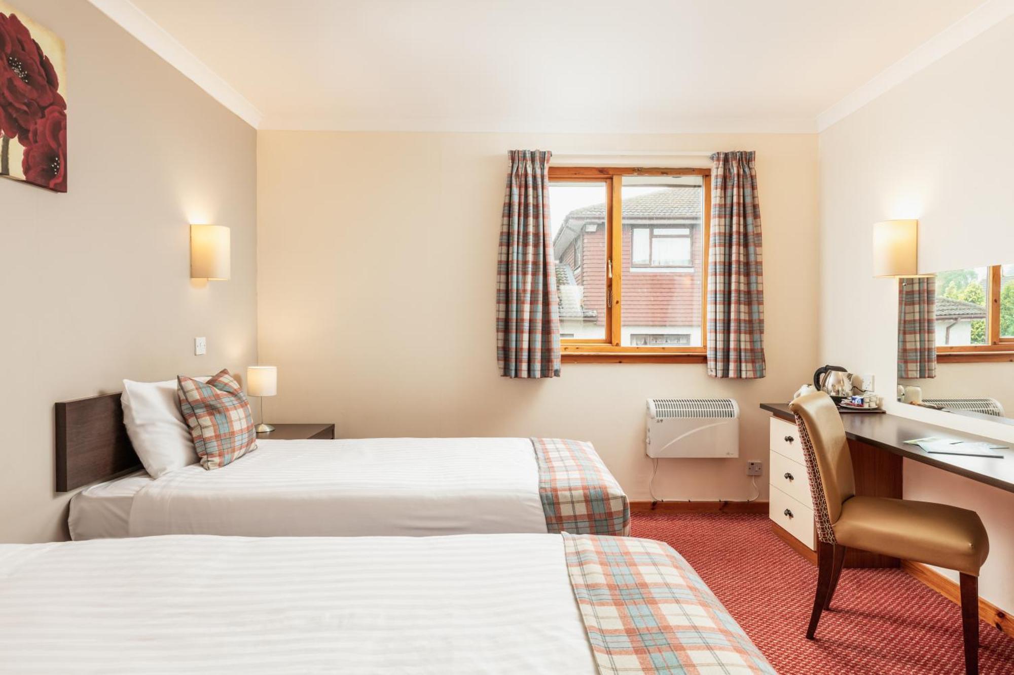 Highlander Hotel 'A Bespoke Hotel' Newtonmore Extérieur photo