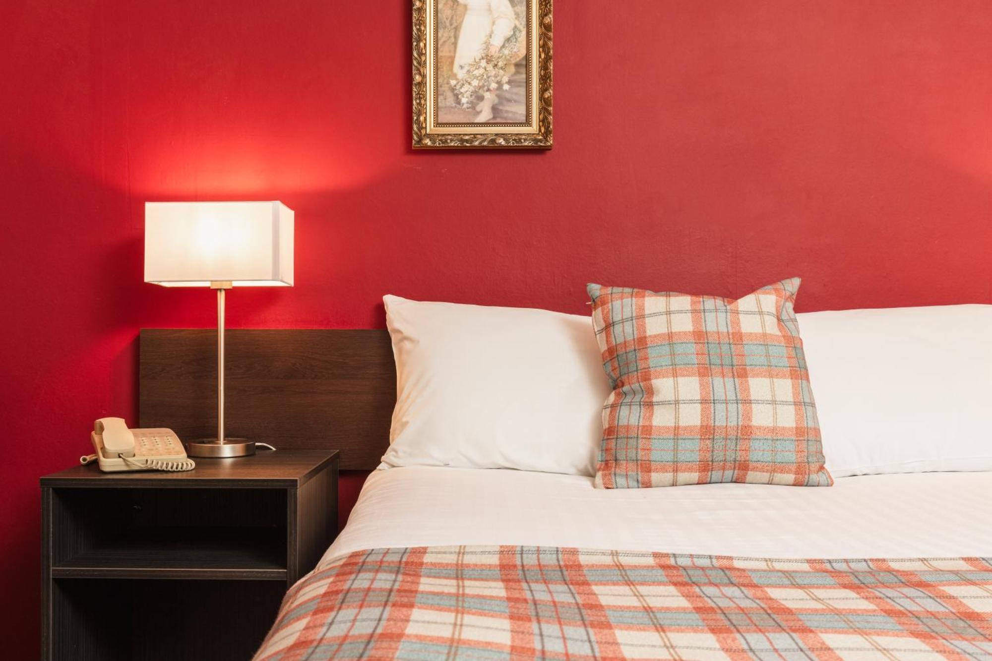 Highlander Hotel 'A Bespoke Hotel' Newtonmore Extérieur photo