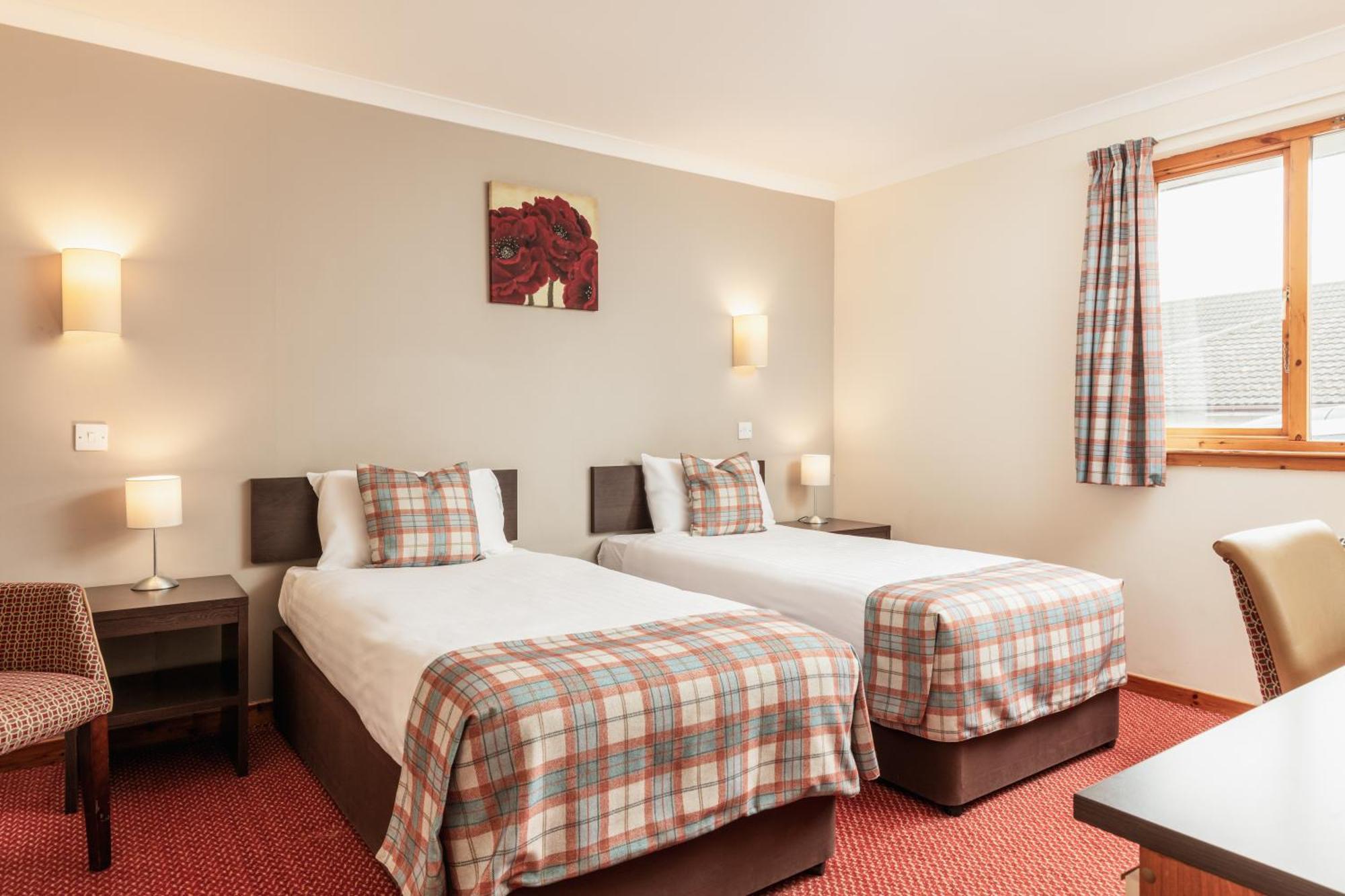 Highlander Hotel 'A Bespoke Hotel' Newtonmore Extérieur photo