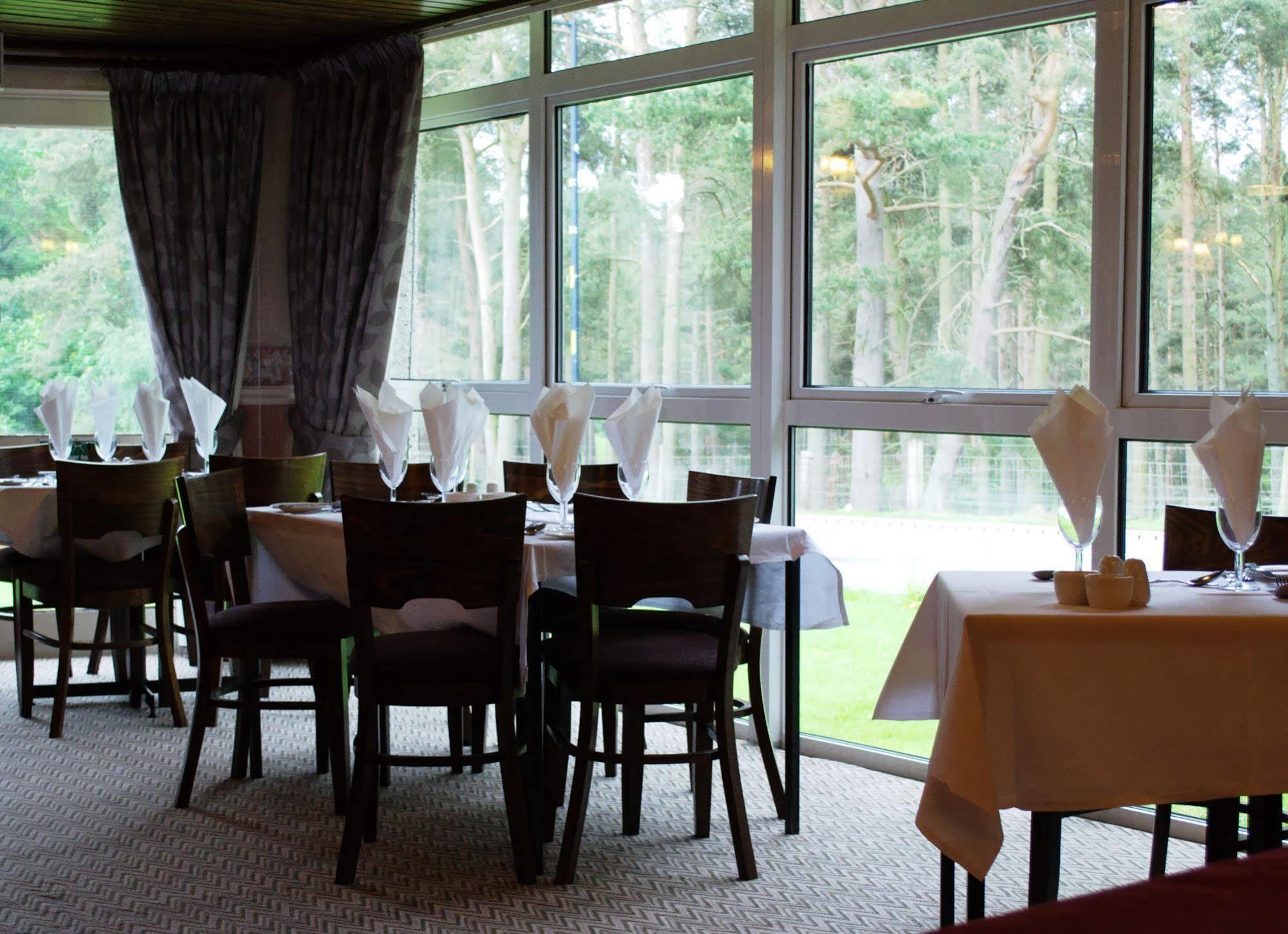 Highlander Hotel 'A Bespoke Hotel' Newtonmore Extérieur photo